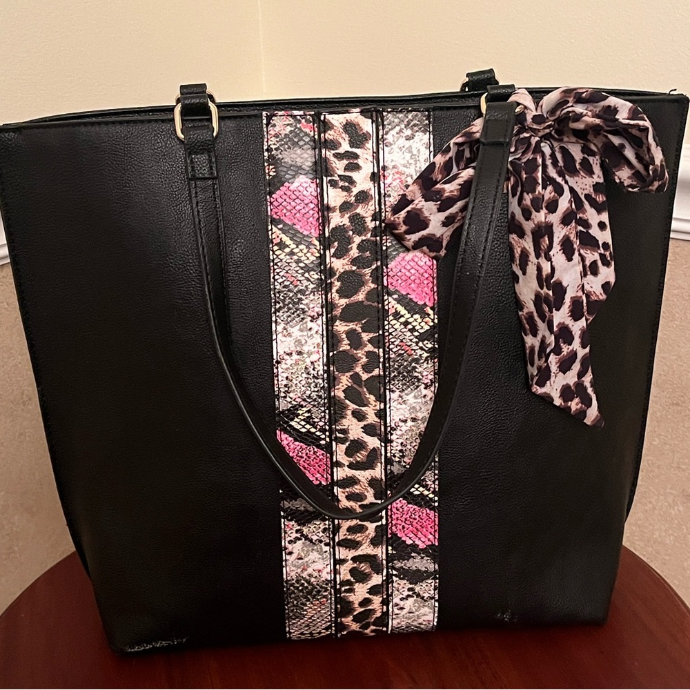Betsey Johnson Black Tote Bag Leopard & Snake Print Stripe with Bow- EUC - Picture 2 of 16